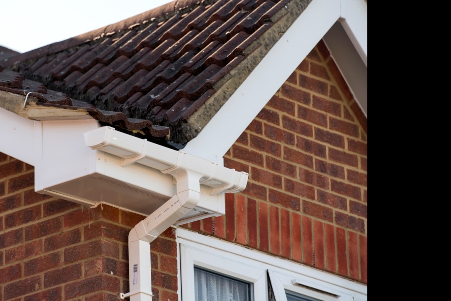 Liniar fascia and soffit roofline
